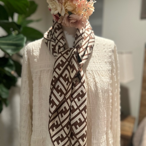 🌺SOLD🌺 Fendi  Brown and Cream Zucca Printed Silk Scarf - Picture 7 of 10